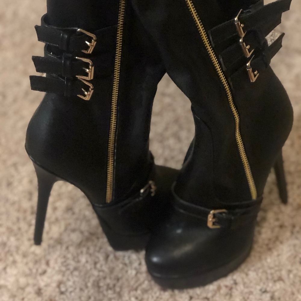 🖤Black knee high boots! 🕷🖤✨